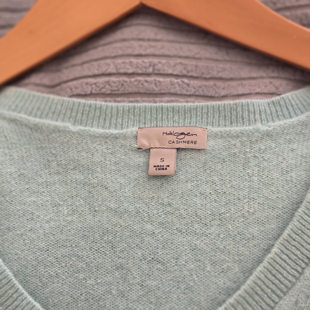 Halogen Cashmere V-Neck Sweater - Soft Green